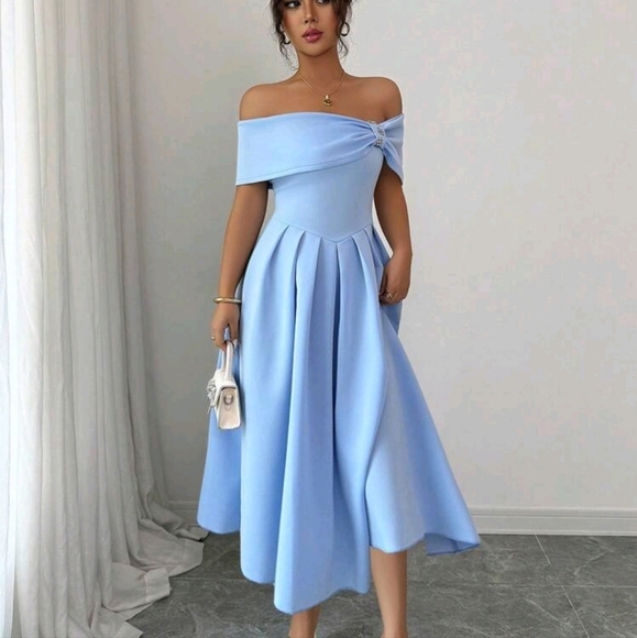 Fashionable Off-Shoulder Short Sleeve Crystal Decorated Flared Midi Dress - Picture 3 of 4